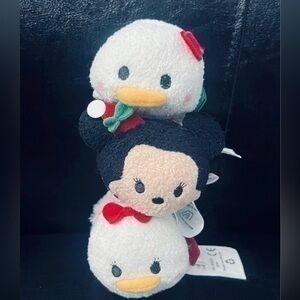 Christmas Holiday Tsum Tsum Plush Minnie Mouse Donald Duck Daisy Duck NWT